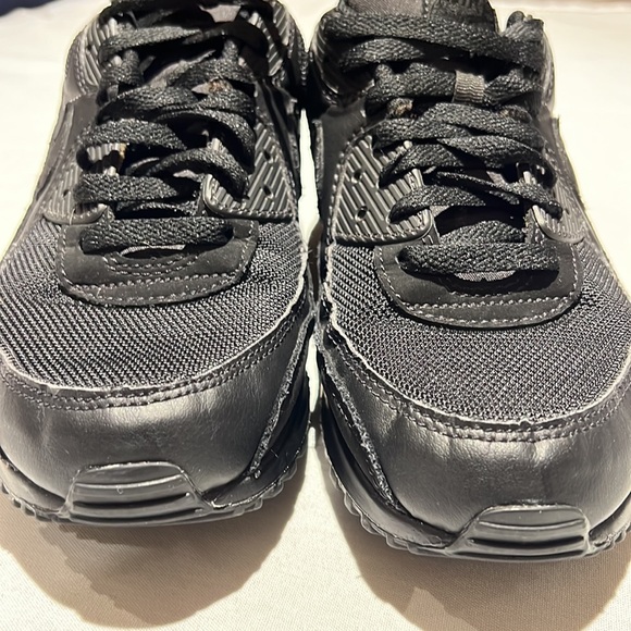 All Black Sneaker Athletic Shoes Men’s Size 9 - Picture 11 of 15